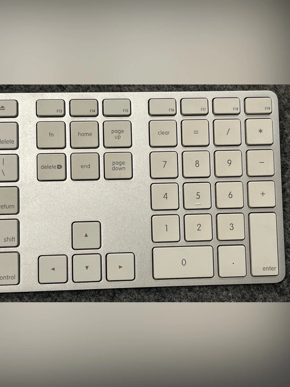 Apple Office Keyboard A1243 No. 2171 2 USB Ports